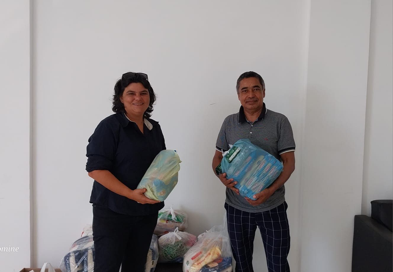 CRECI-MT ENTREGA ALIMENTOS AS OBRAS SOCIAIS â€˜ANJO GABRIELâ€™