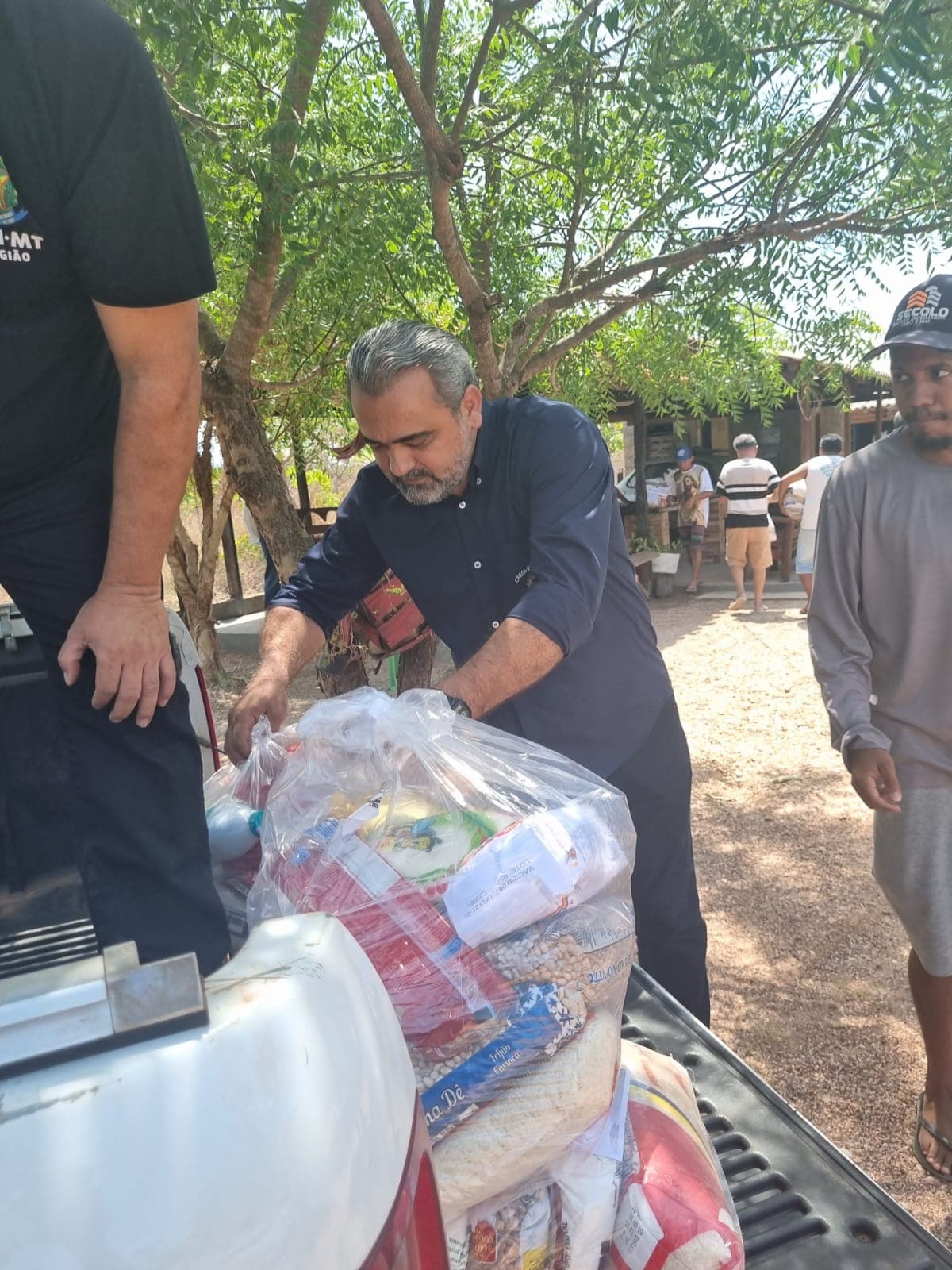 COMUNIDADE TRADICIONAL COXIPÓ MIRIM RECEBE DOAÇÕES DE CESTAS BÁSICAS EM CUIABÁ