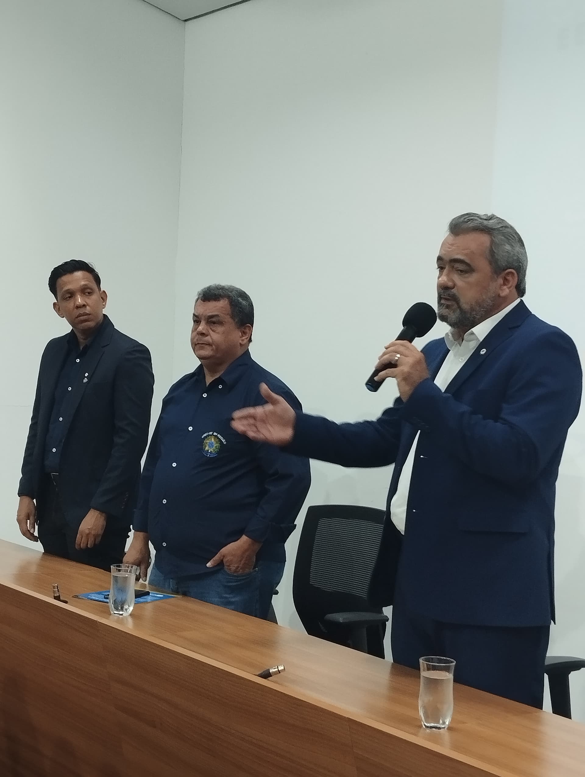 DICAS PARA INICIAR A CARREIRA DE CORRETOR IMOBILIÁRIO: ORIENTAÇÕES VALIOSAS