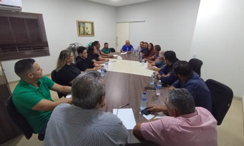 CRECI-MT REALIZA REUNIÃO COM CORRETORES E AUTORIDADES NA CÂMARA MUNICIPAL DE COMODORO