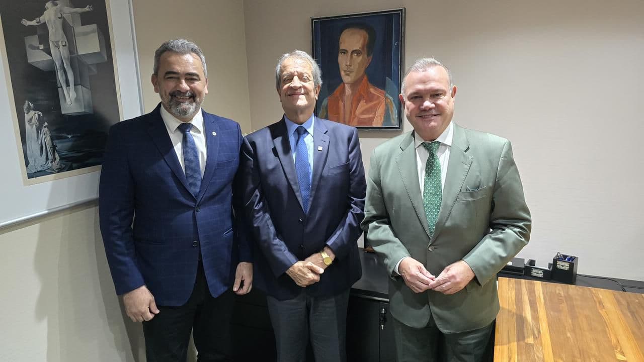 CLAUDECIR CONTTREIRA, PRESIDENTE DO CRECI-MT, FORTALECE DEFESA DO MERCADO IMOBILIÁRIO EM BRASÍLIA